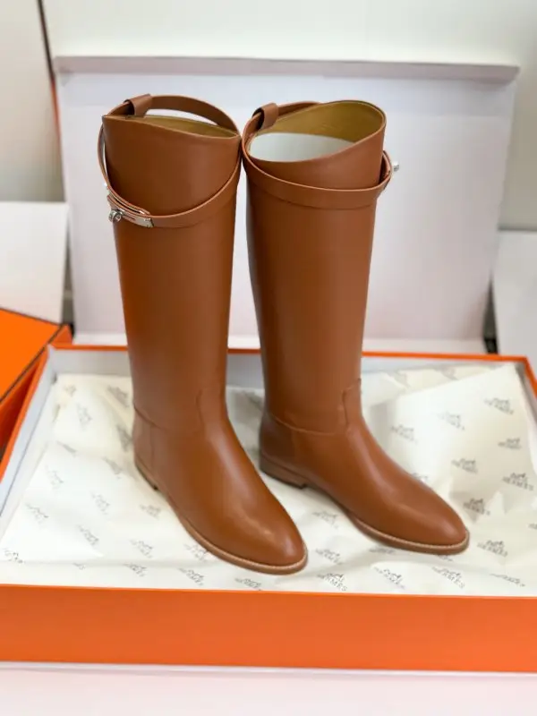Hermes — Классические высокие сапоги с пряжкой Kelly
