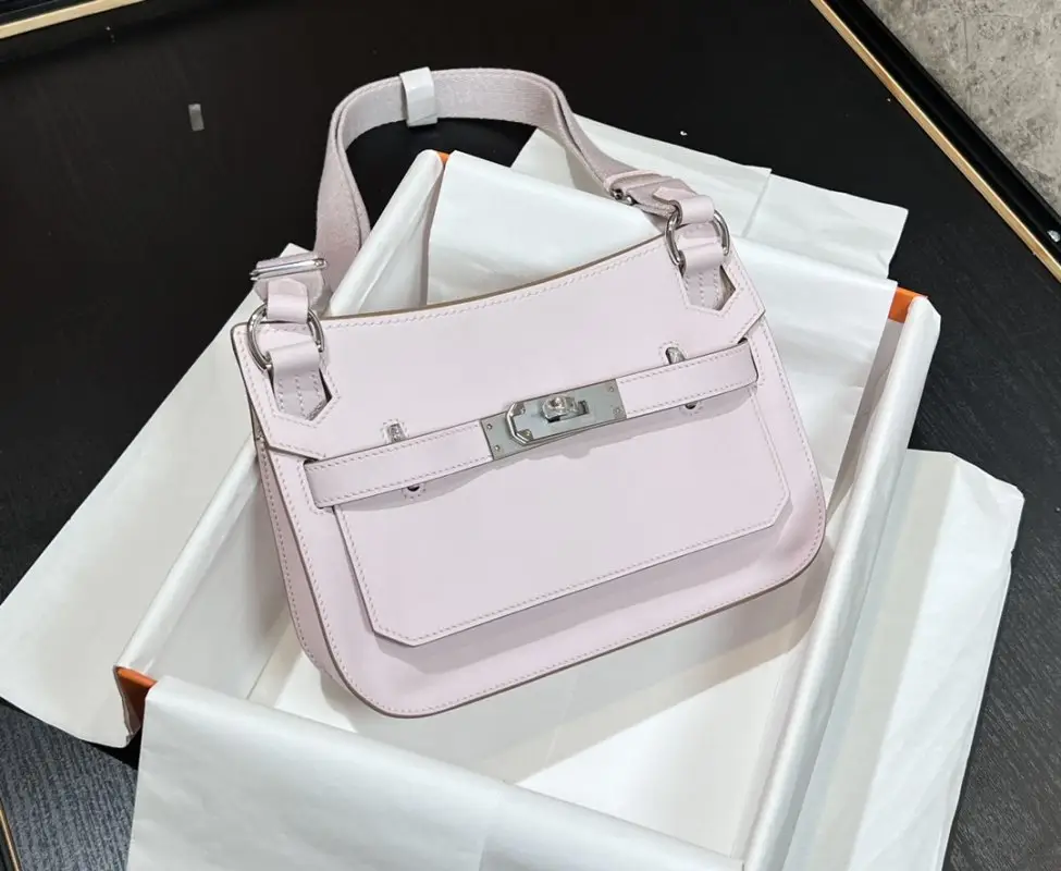 Hermes — Handbag Jypsiere 22 cm of skin Swift