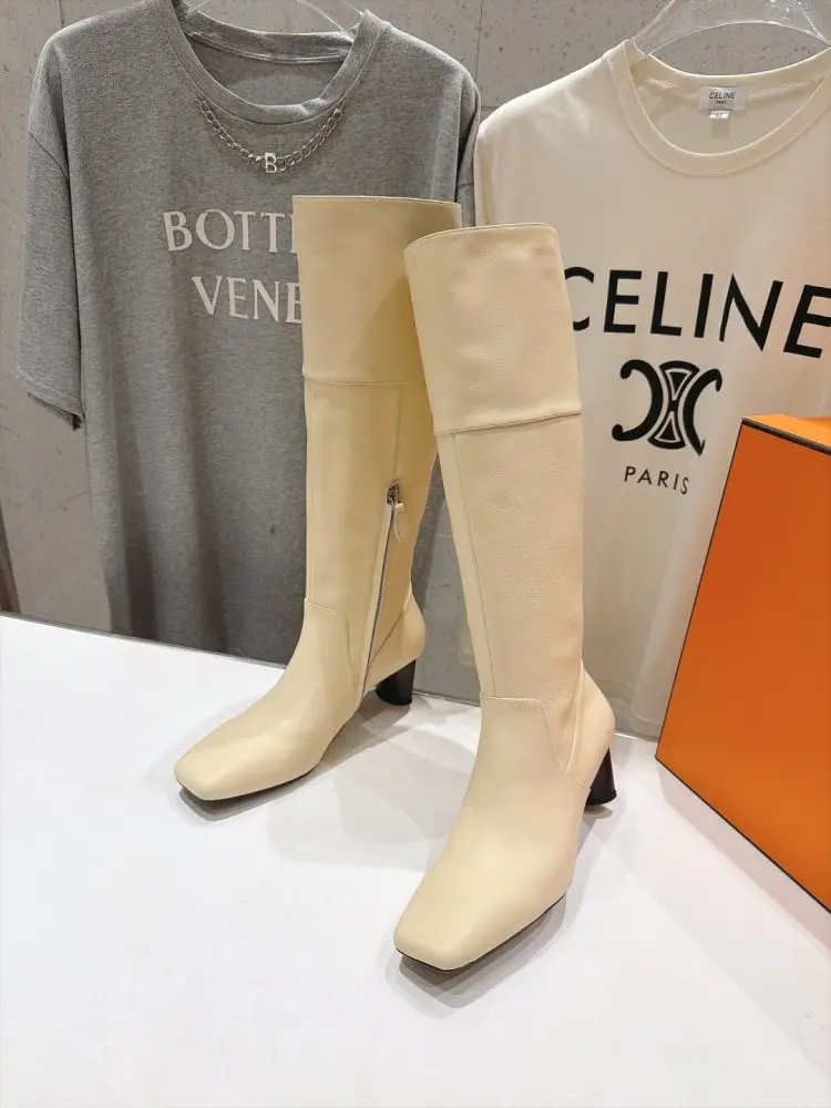 Hermes High boots on heel higher knee — Photo 3