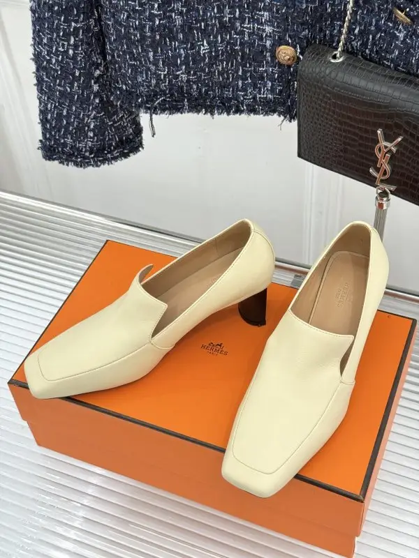 Hermes Шкіряні туфлі на масивному підборах з квадратним носком — Фото 2