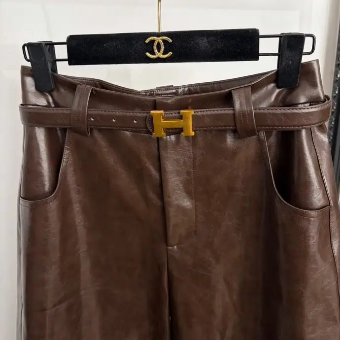 Hermes Leather women's shorts — Photo 3