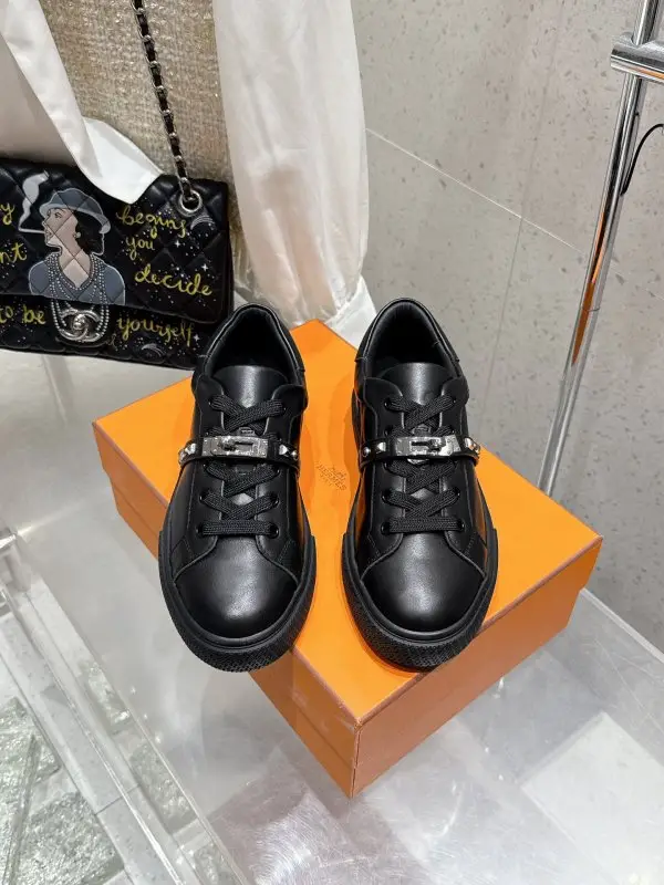 Hermes — Лоферы з пряжкою Kelly