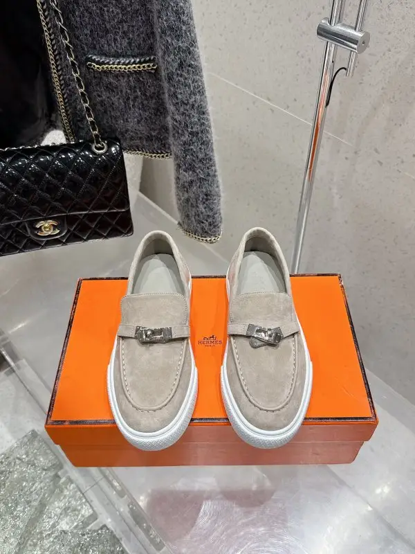 Hermes — Лоферы з пряжкою Kelly