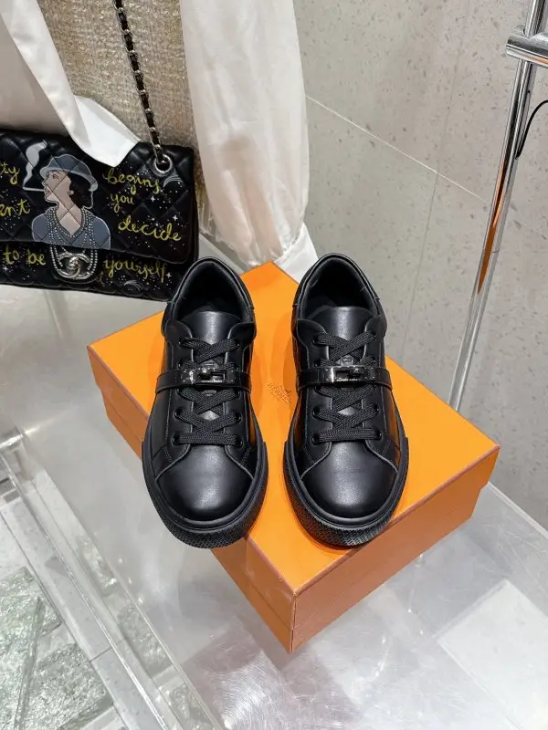 Hermes — Лоферы з пряжкою Kelly