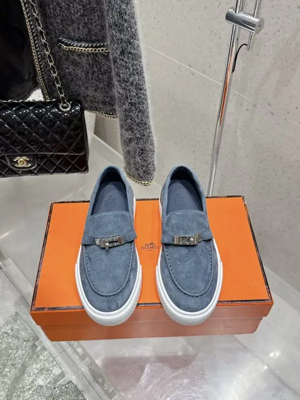 Hermes — Лоферы з пряжкою Kelly