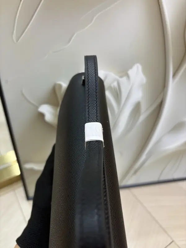 Hermes Luxury a bag Hermès Constance Elan 24 cm at skin Epsom — Photo 3