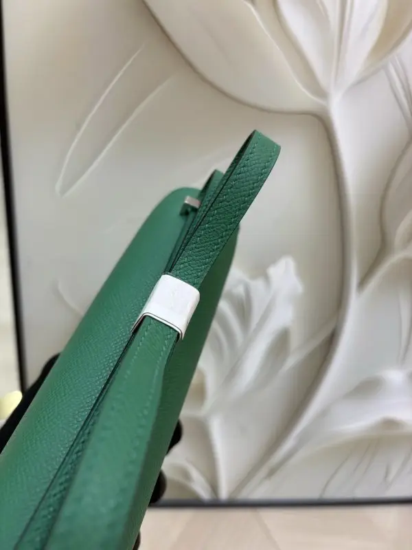 Hermes Luxury a bag Hermès Constance Elan 24 cm at skin Epsom — Photo 5