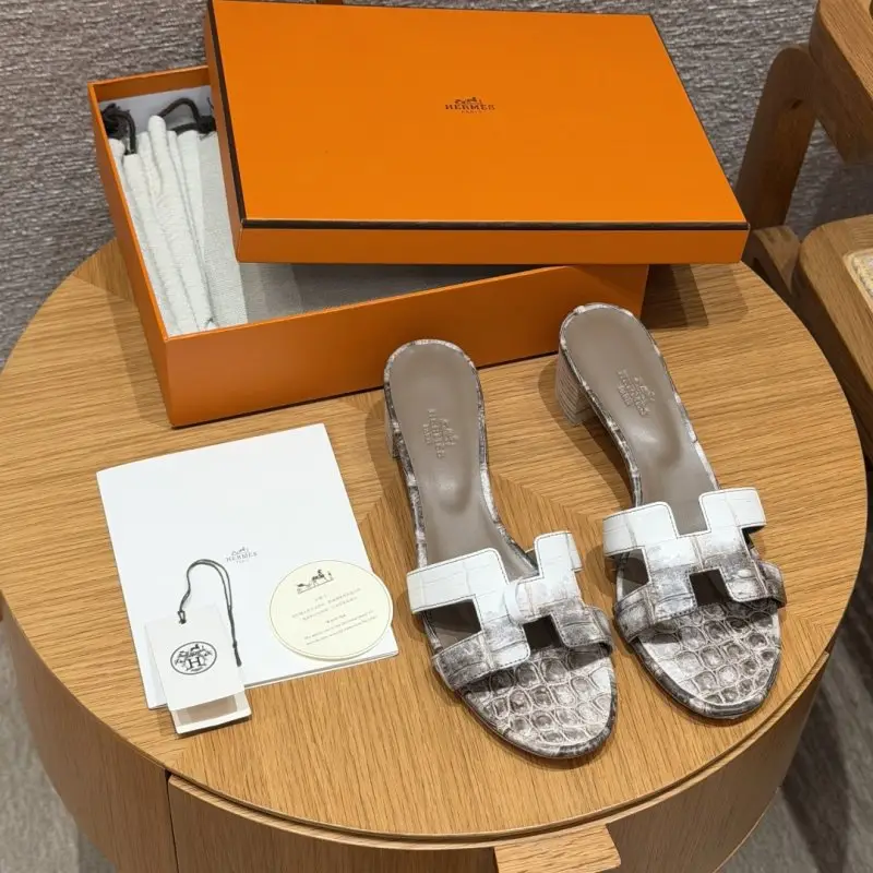 Hermes — Босоніжки Oasis в шкірі крокодила
