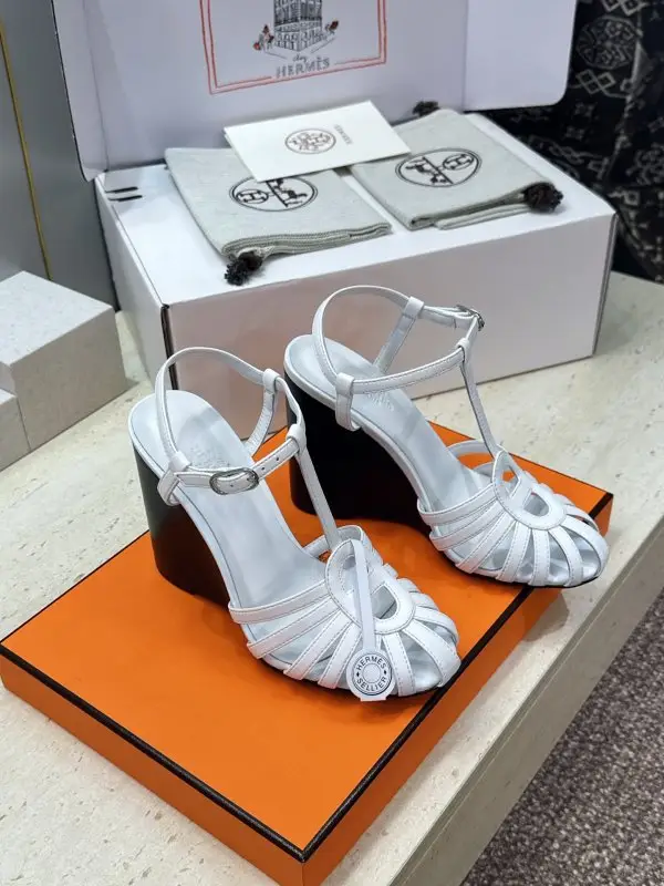 Hermes — Босоніжки на високому підборах