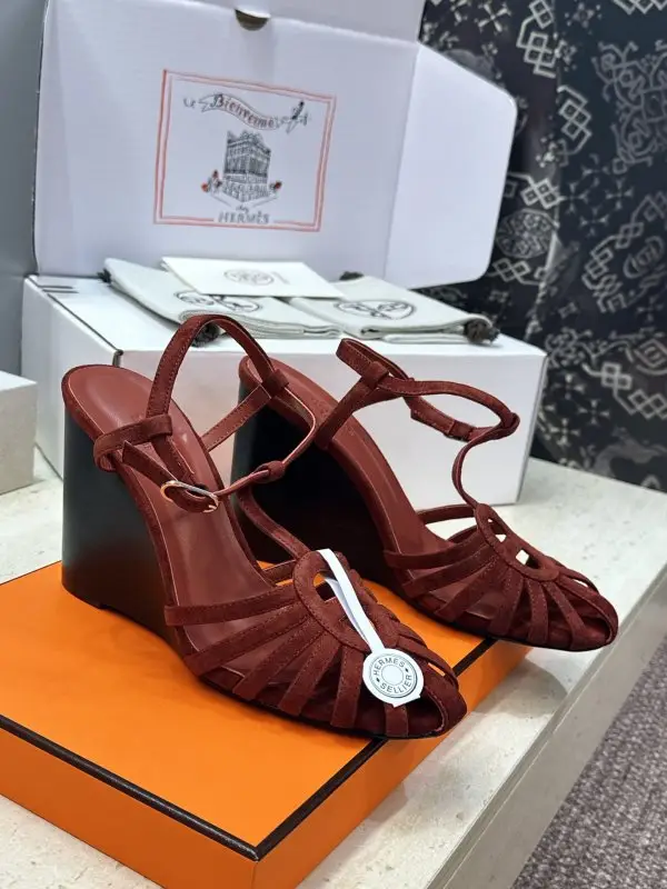 Hermes — Босоніжки на високому підборах