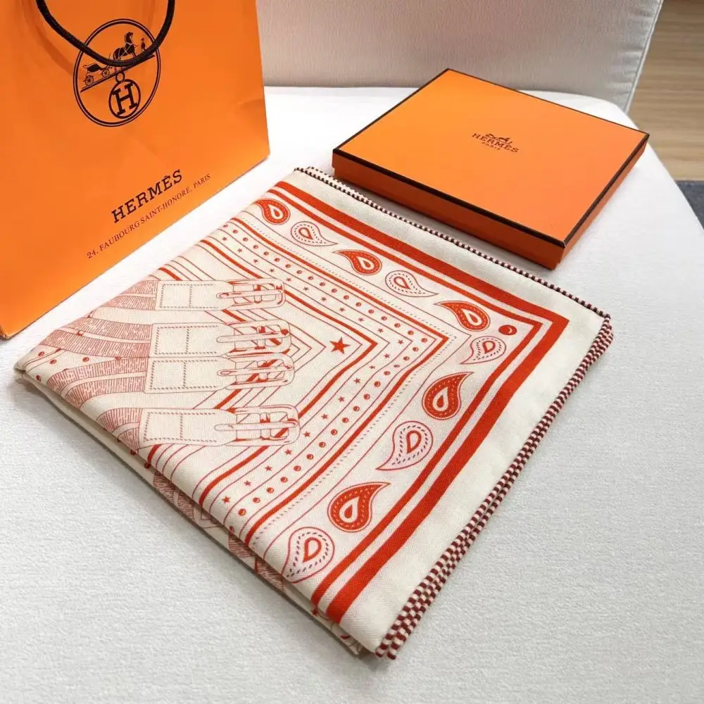 Hermes — Scarf of cashmere