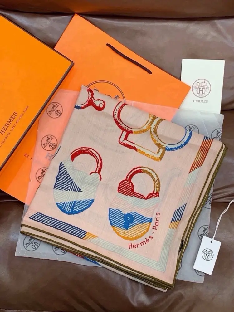 Hermes — Scarf of cashmere