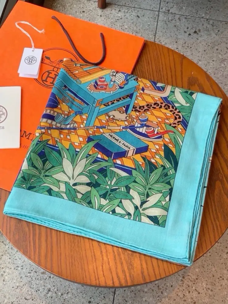 Hermes — Scarf of cashmere
