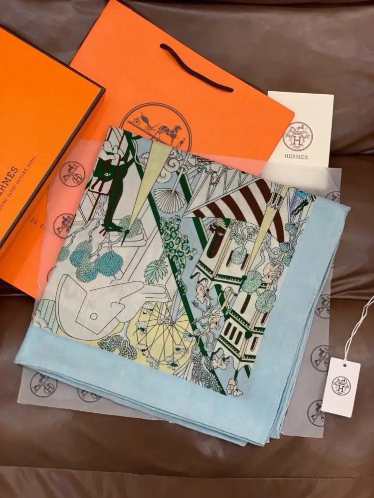 Hermes — Scarf of cashmere