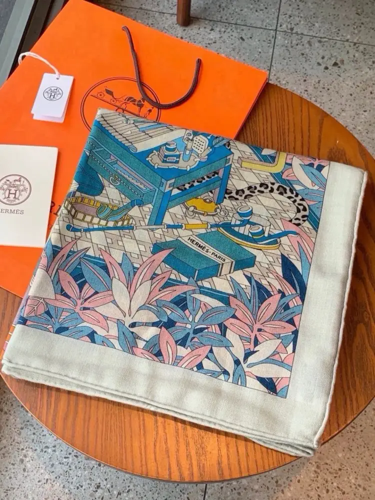 Hermes — Scarf of cashmere
