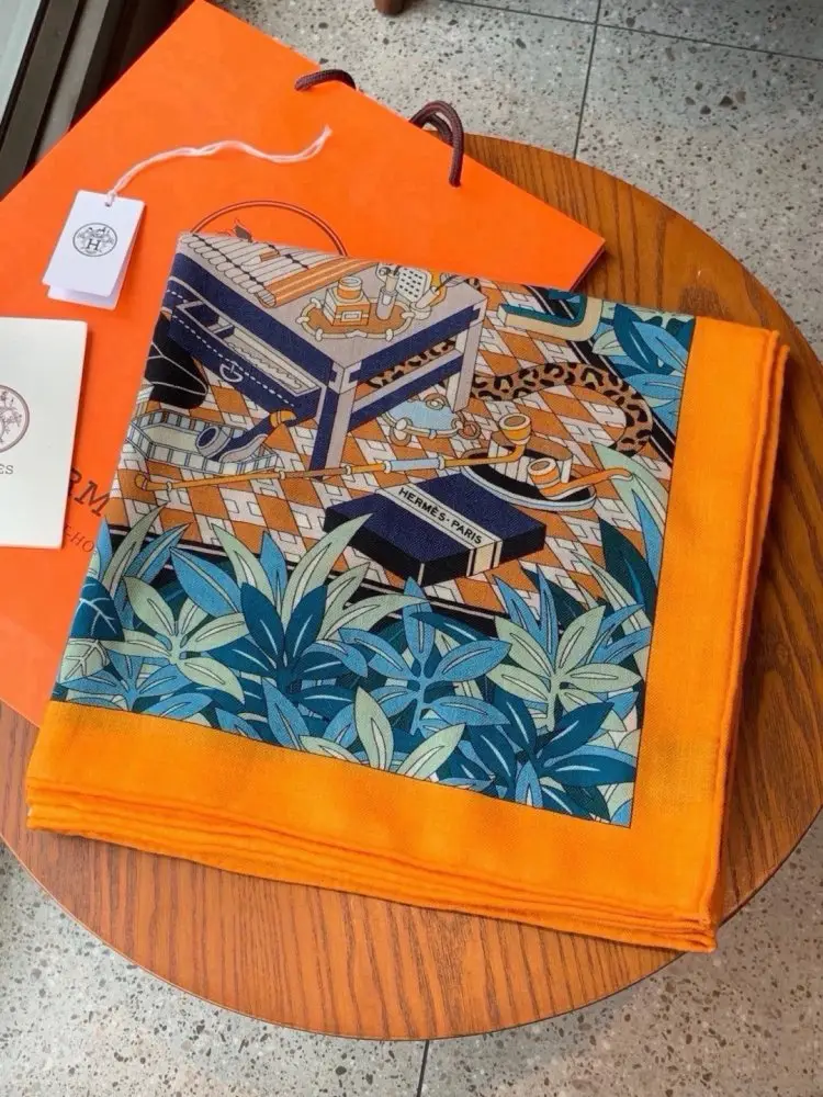 Hermes — Scarf of cashmere
