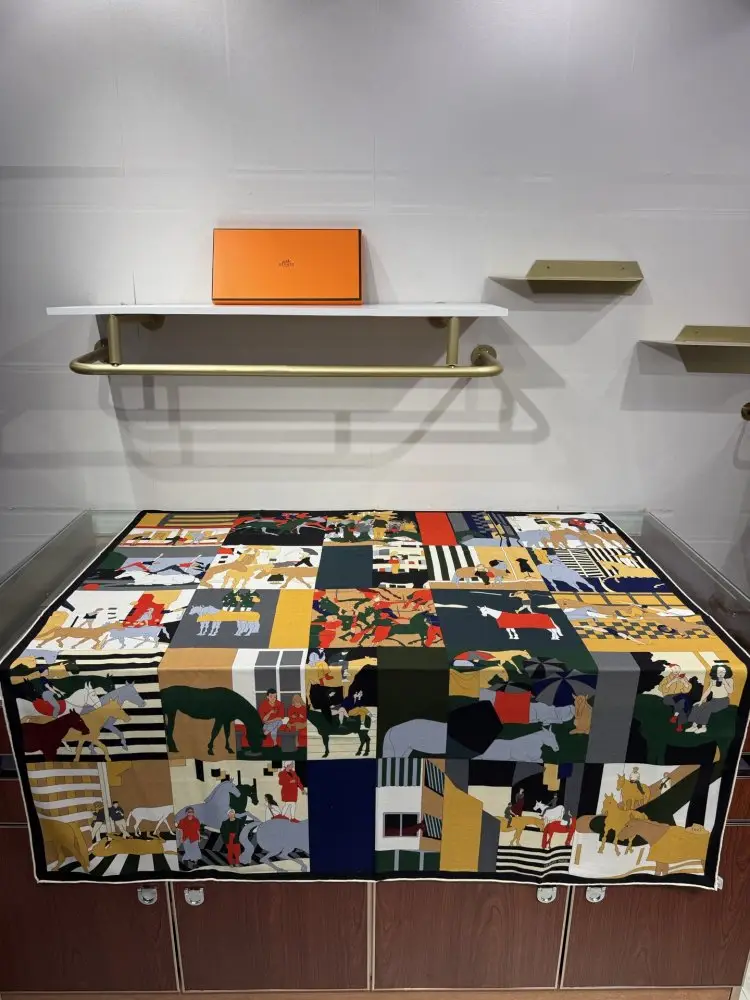 Hermes — Scarf of cashmere