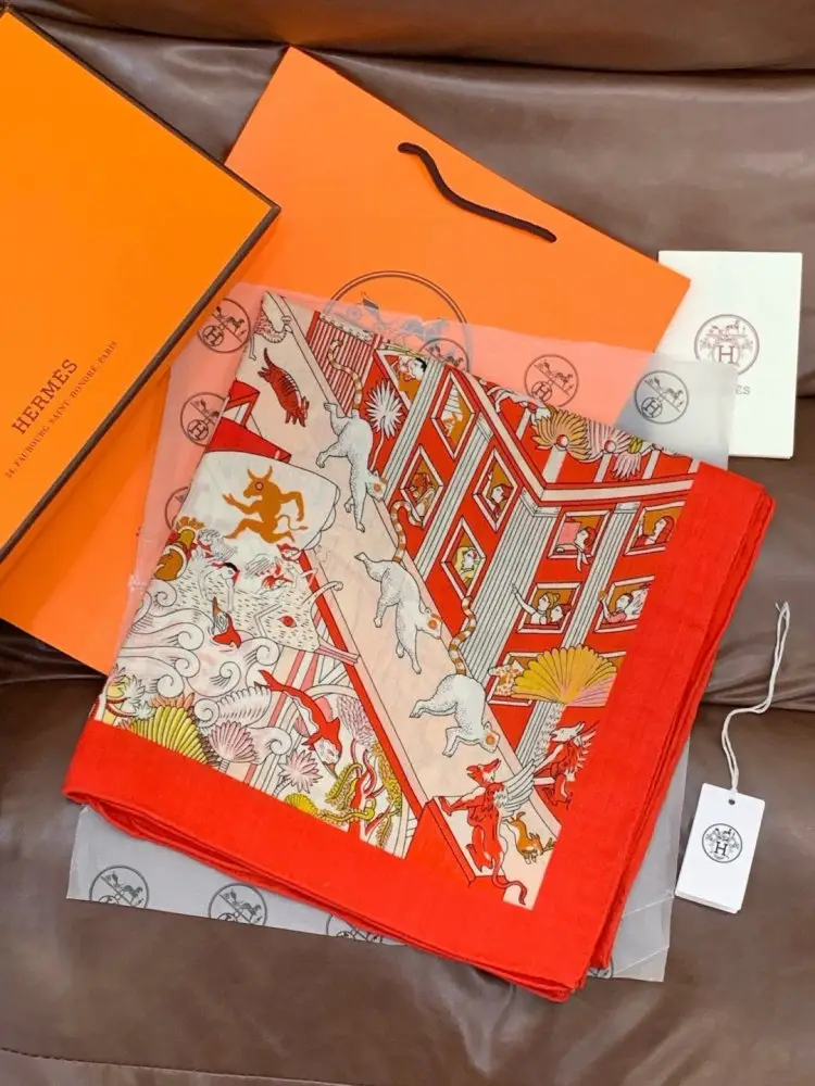 Hermes — Scarf of cashmere