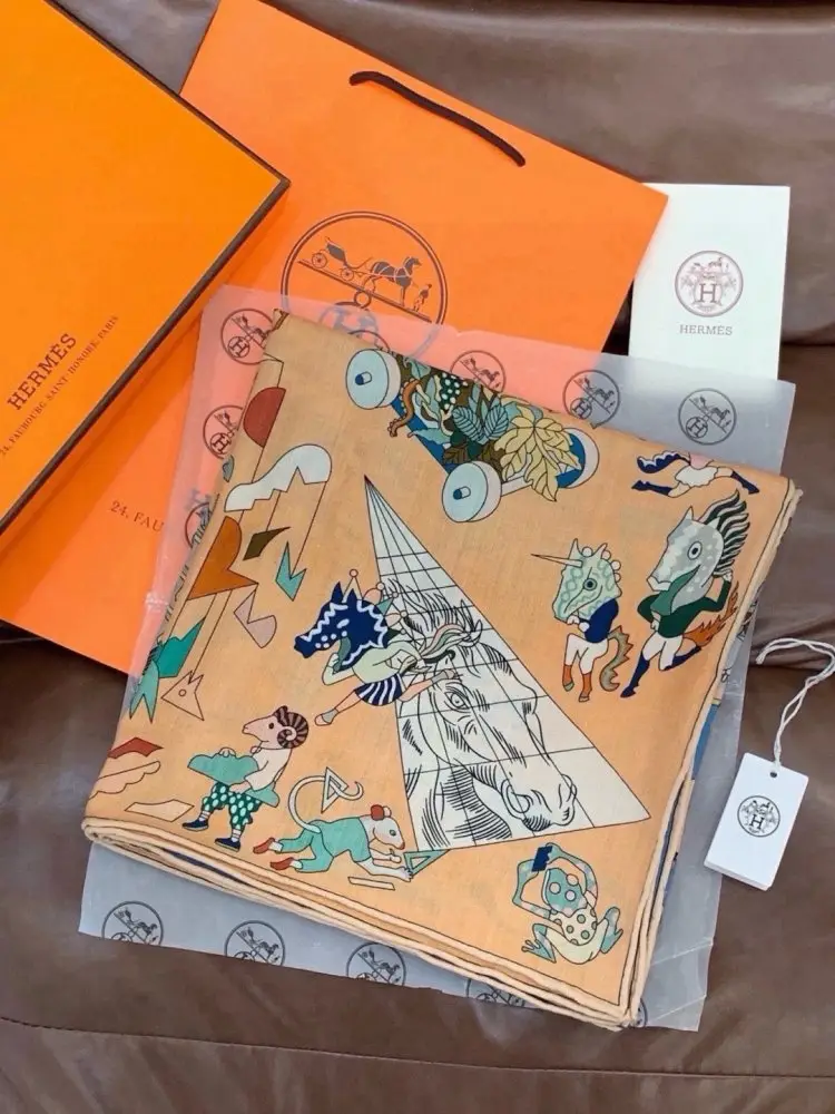 Hermes — Scarf of cashmere