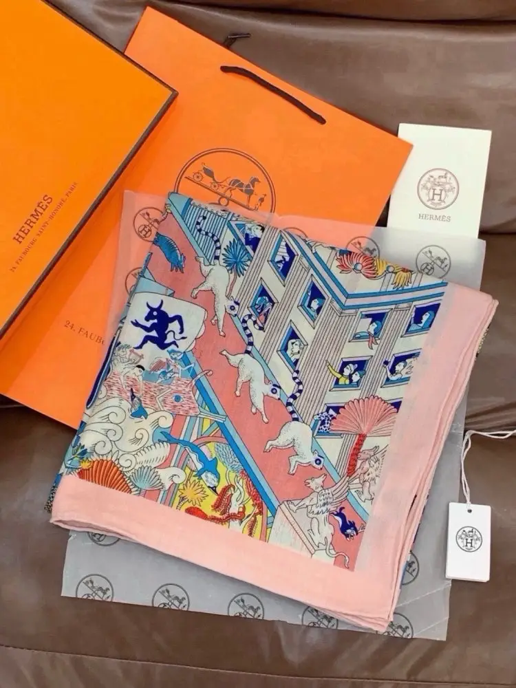 Hermes — Scarf of cashmere