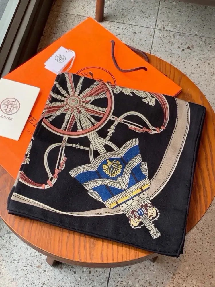 Hermes — Scarf of cashmere