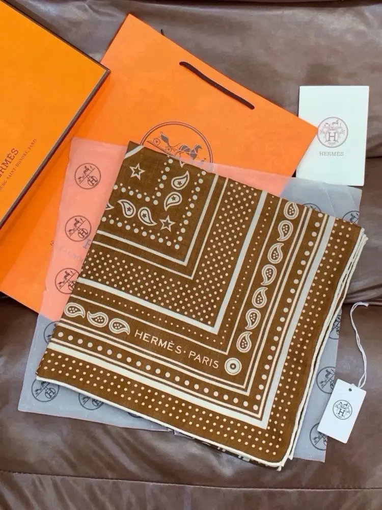 Hermes — Scarf of cashmere