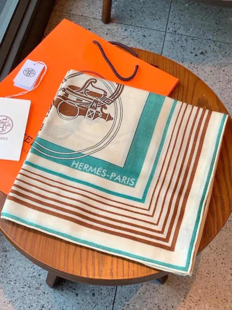 Hermes — Scarf of cashmere