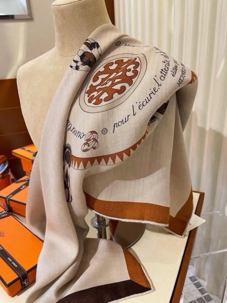 Hermes — Scarf of cashmere