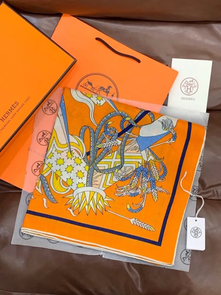 Hermes — Scarf of cashmere