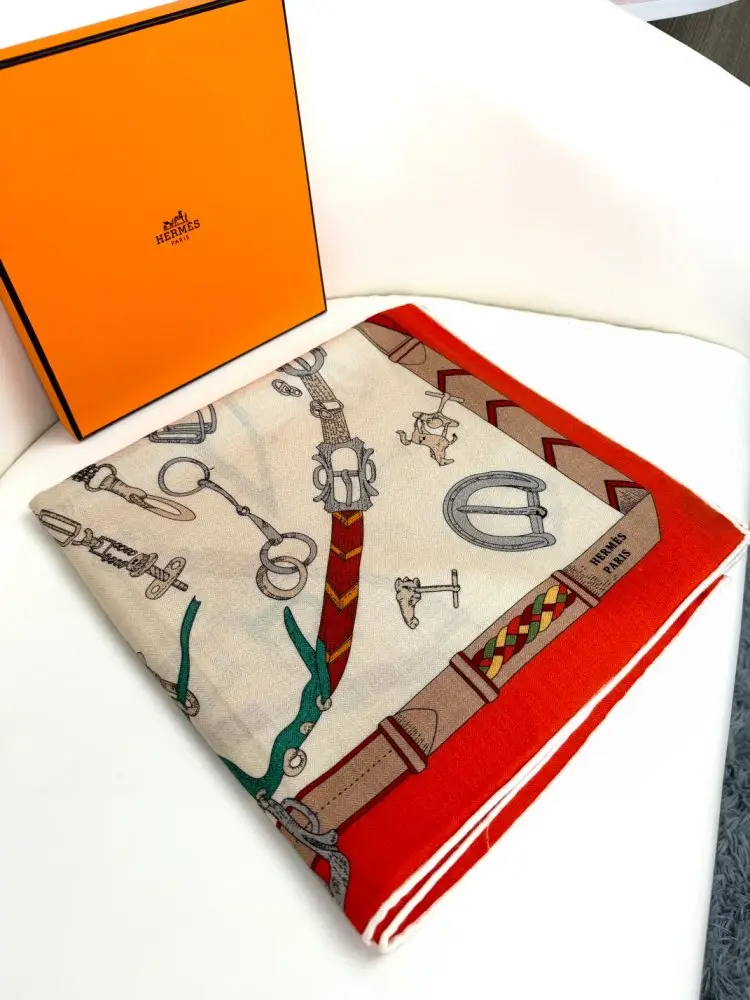 Hermes — Scarf of cashmere