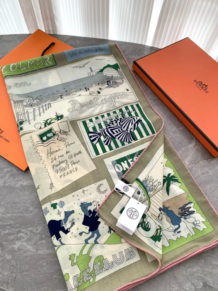Hermes — Scarf of cashmere