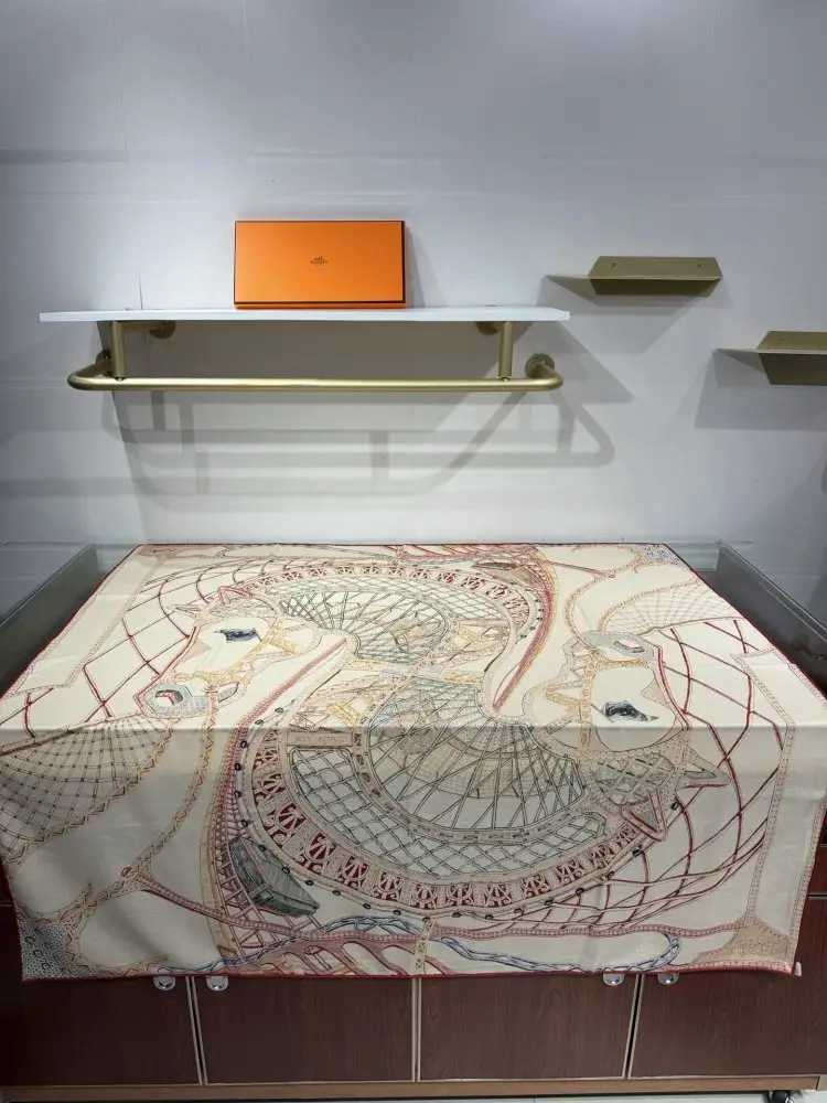 Hermes — Scarf of cashmere