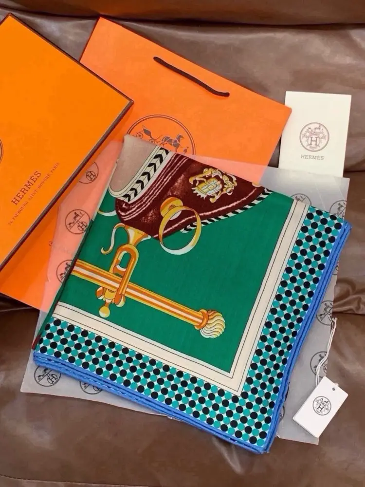 Hermes — Scarf of cashmere