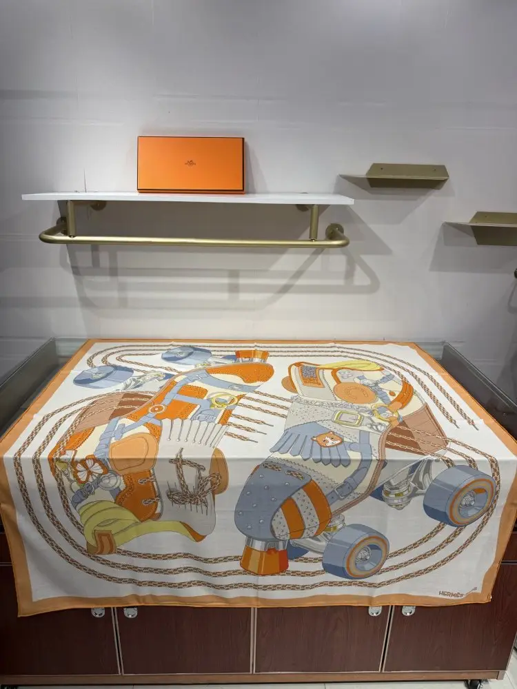 Hermes — Scarf of cashmere