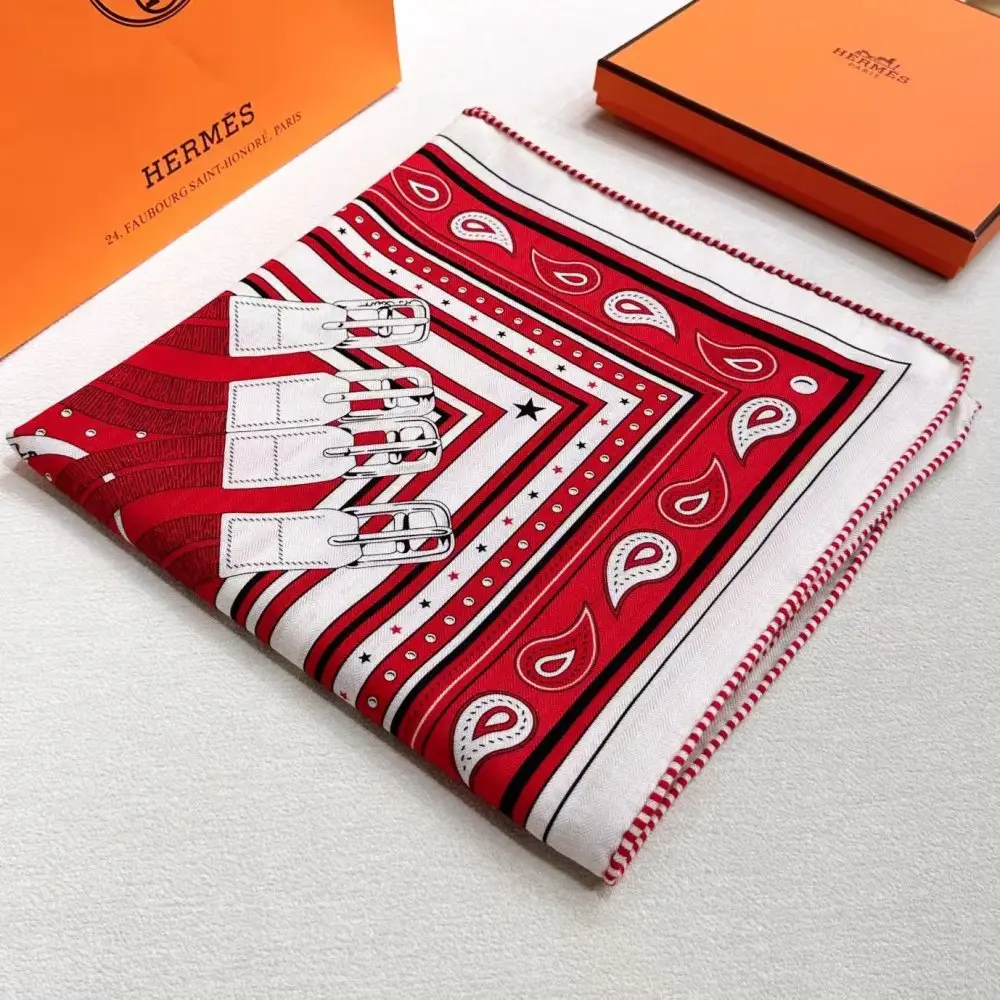 Hermes — Scarf of cashmere