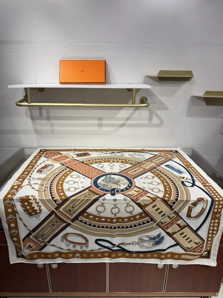 Hermes — Scarf of cashmere