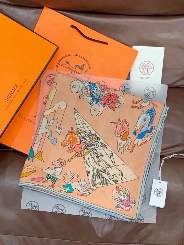 Hermes — Scarf of cashmere