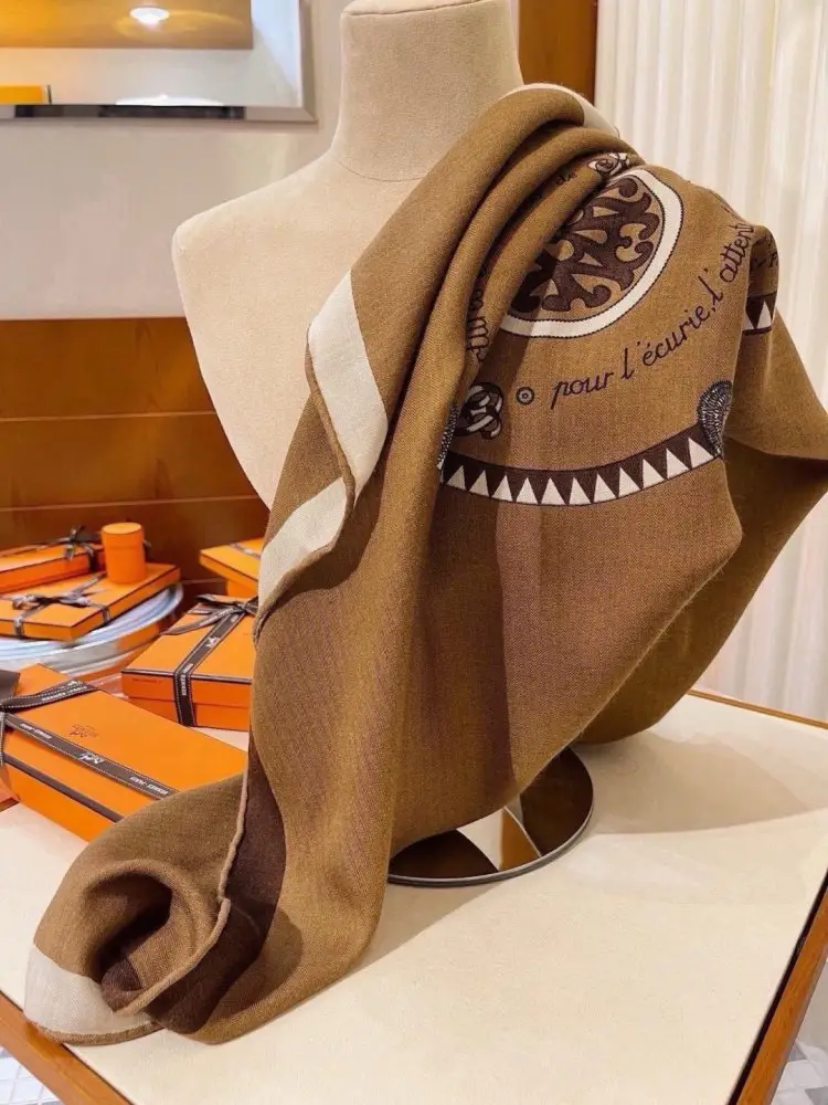 Hermes — Scarf of cashmere