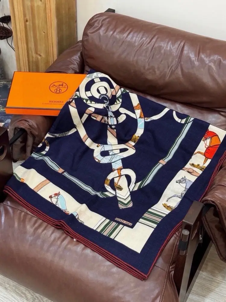 Hermes — Scarf of cashmere