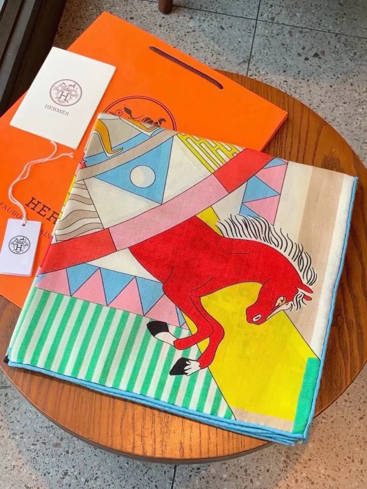 Hermes — Scarf of cashmere