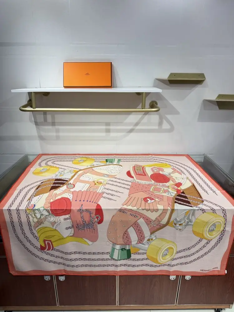 Hermes — Scarf of cashmere