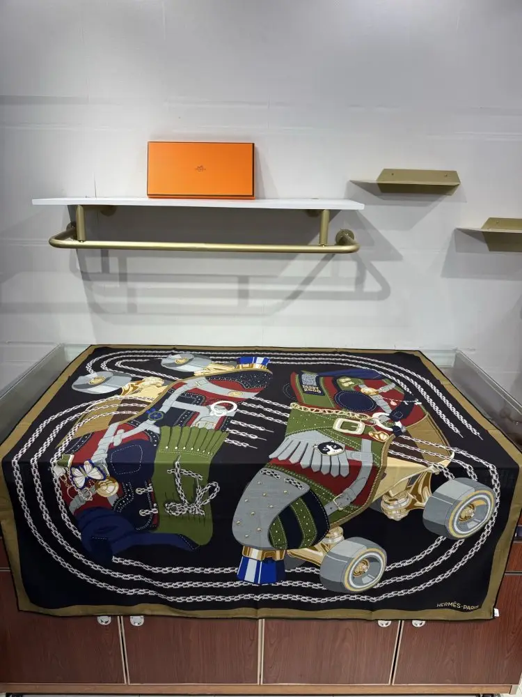 Hermes — Scarf of cashmere