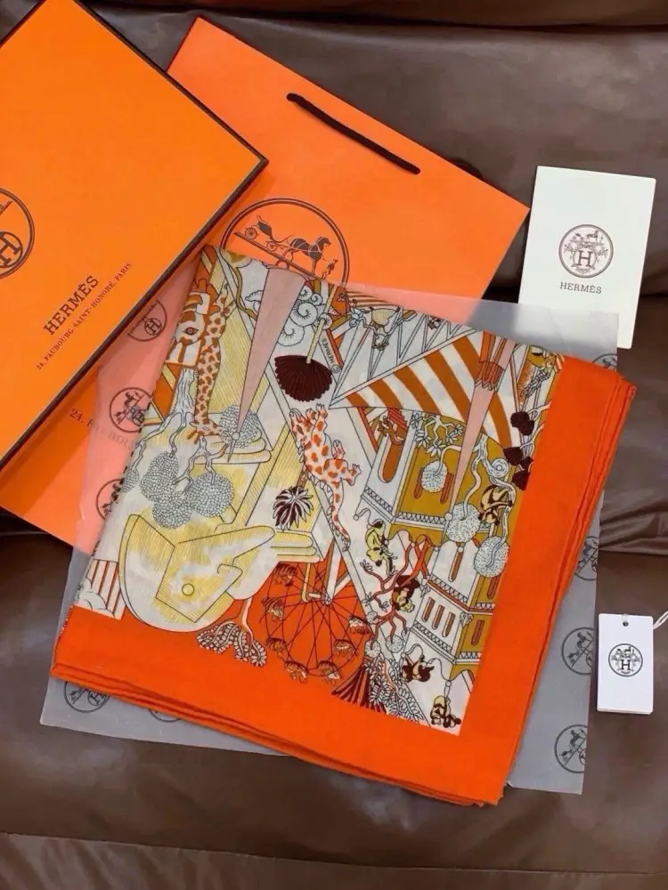 Hermes — Scarf of cashmere