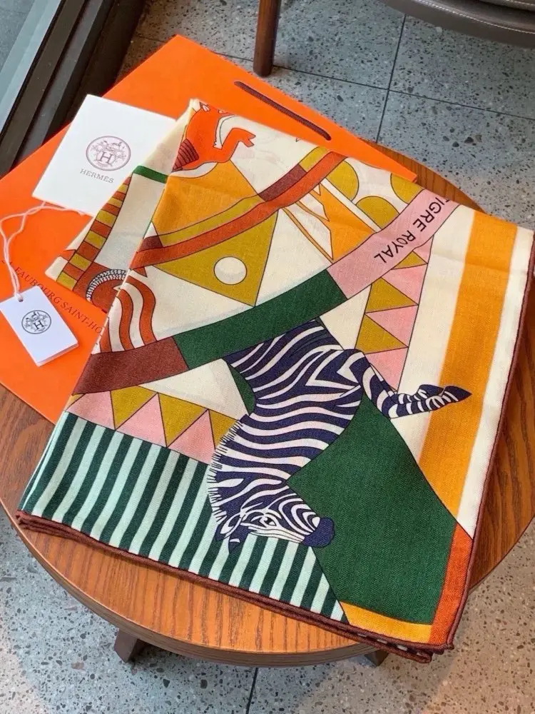 Hermes — Scarf of cashmere