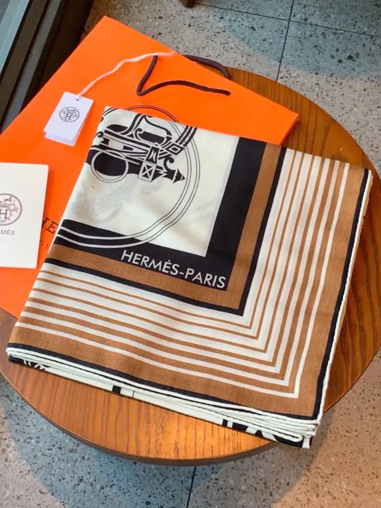 Hermes — Scarf of cashmere