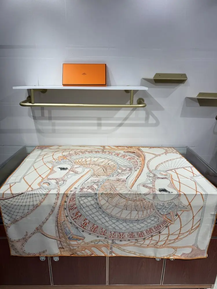 Hermes — Scarf of cashmere