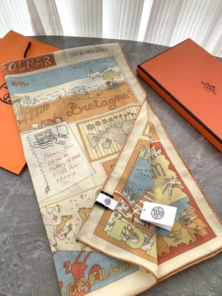 Hermes — Scarf of cashmere