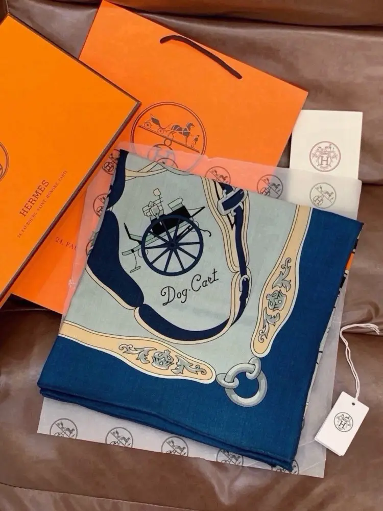 Hermes — Scarf of cashmere