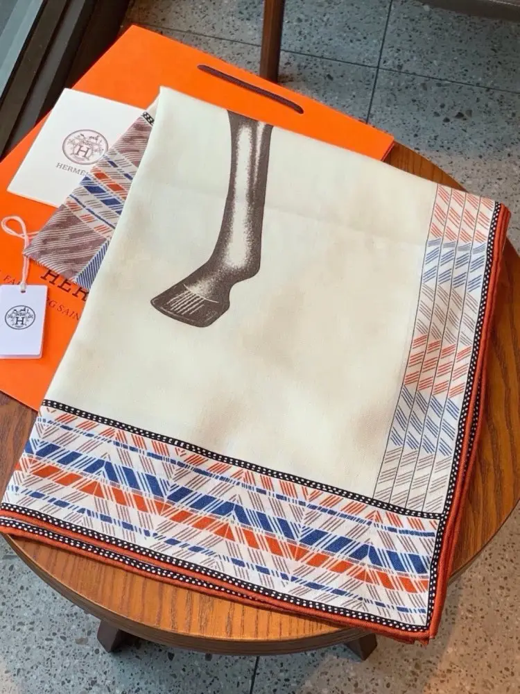 Hermes — Scarf of cashmere