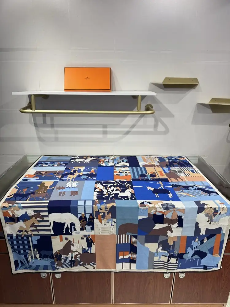 Hermes — Scarf of cashmere
